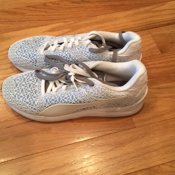 puma xs500 women silver